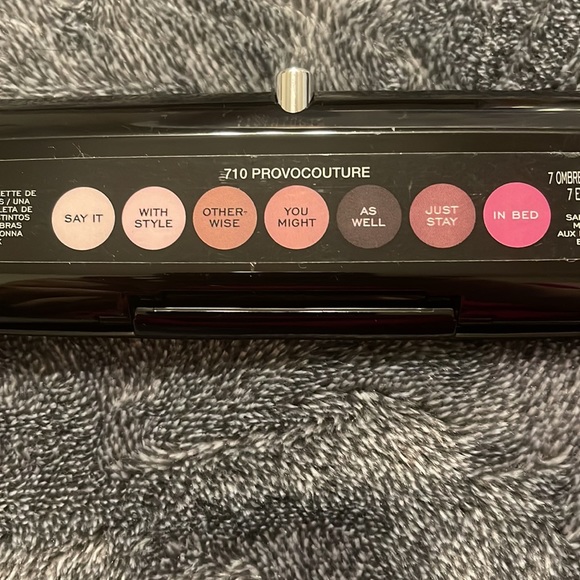 Marc Jacobs 710 Provocouture Eye-Conic Eyeshadow Palette - Picture 4 of 6